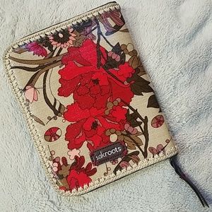 Sakroots tablet holder